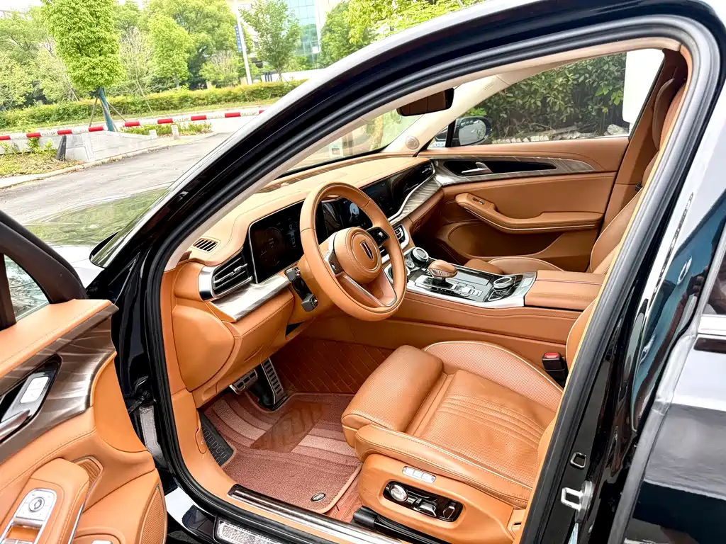 Hongqi H9 2.0 T Connected Flagship Enjoyment