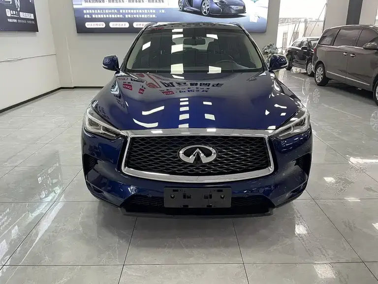 Infiniti QX50 2.0 T 2 WD Fashion