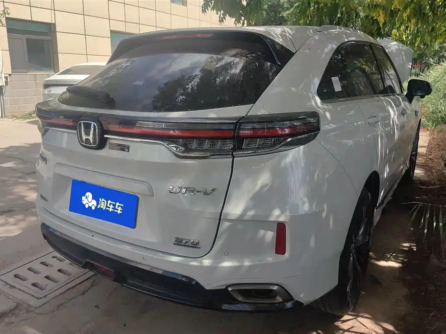 Honda UR-V 370 TURBO 4 WD Premium