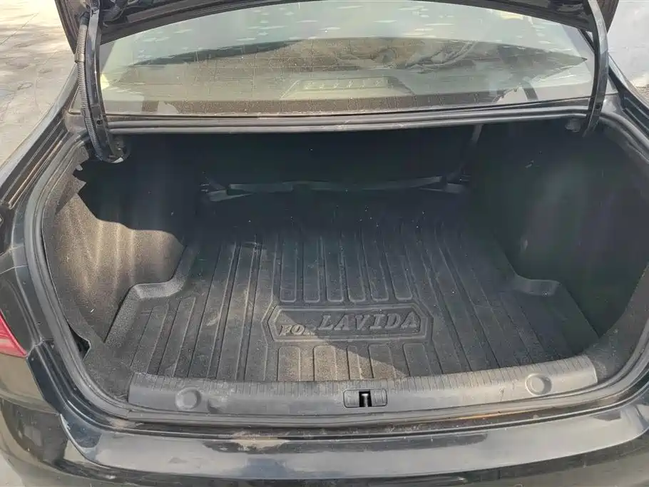 Lavida 1.6 L Auto Style
