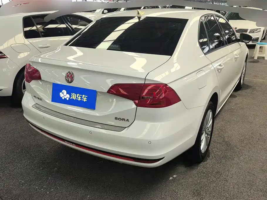 Bora Facelift Bora · Legend 1.5 L Auto Fashion CN-VI