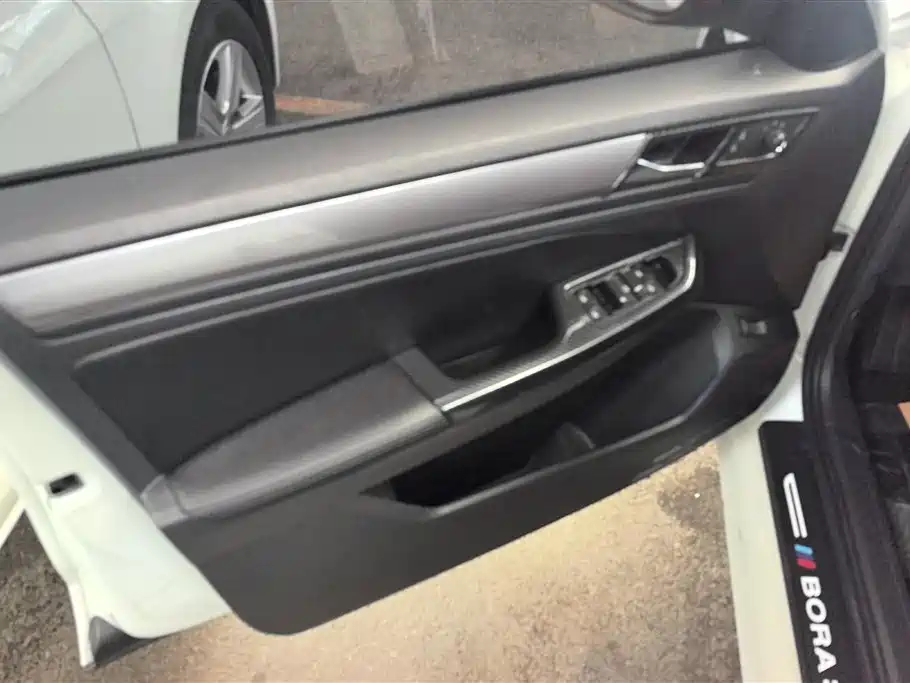 Bora Facelift Bora · Legend 1.5 L Auto Fashion CN-VI