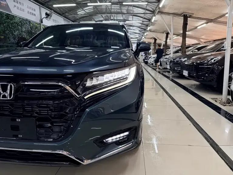 Honda UR-V 370 TURBO 2 WD Graceful