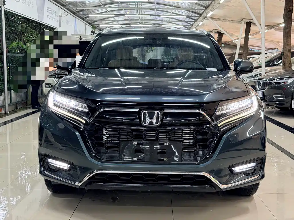 Honda UR-V 370 TURBO 2 WD Graceful