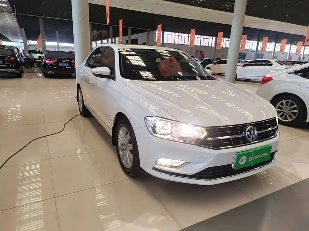 Bora 1.6 L Manual Comfort