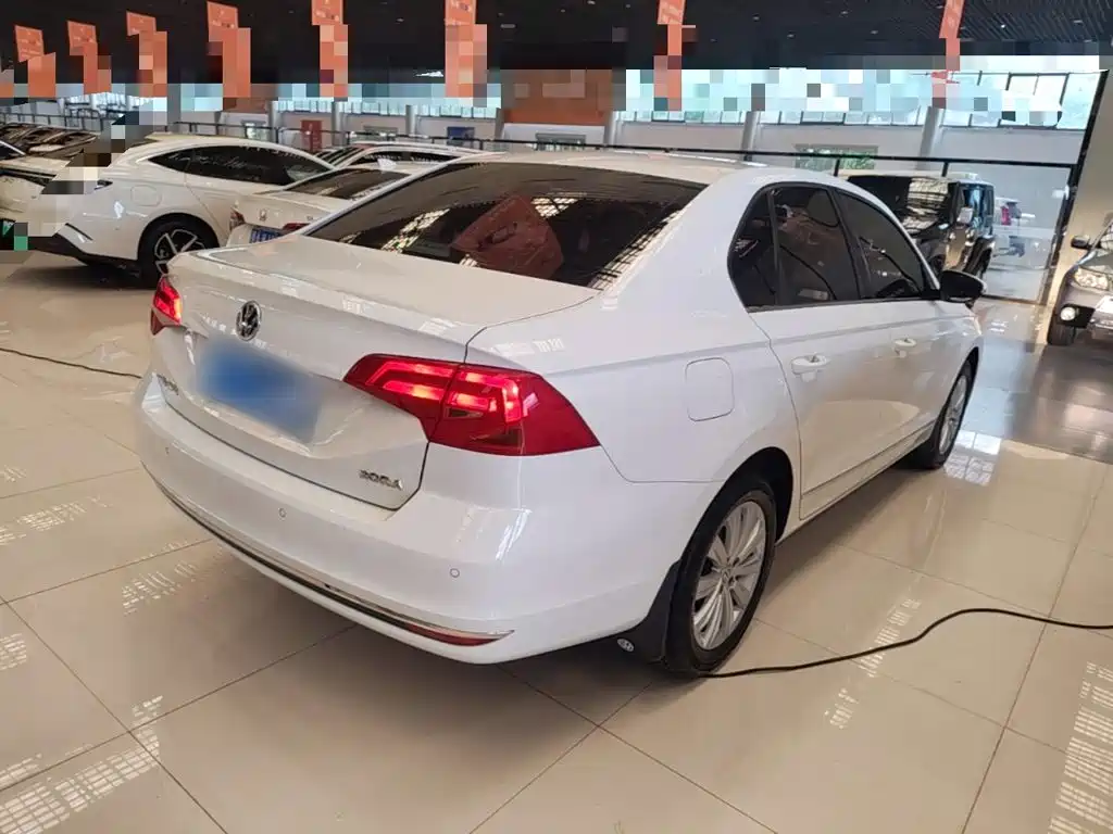 Bora 1.6 L Manual Comfort