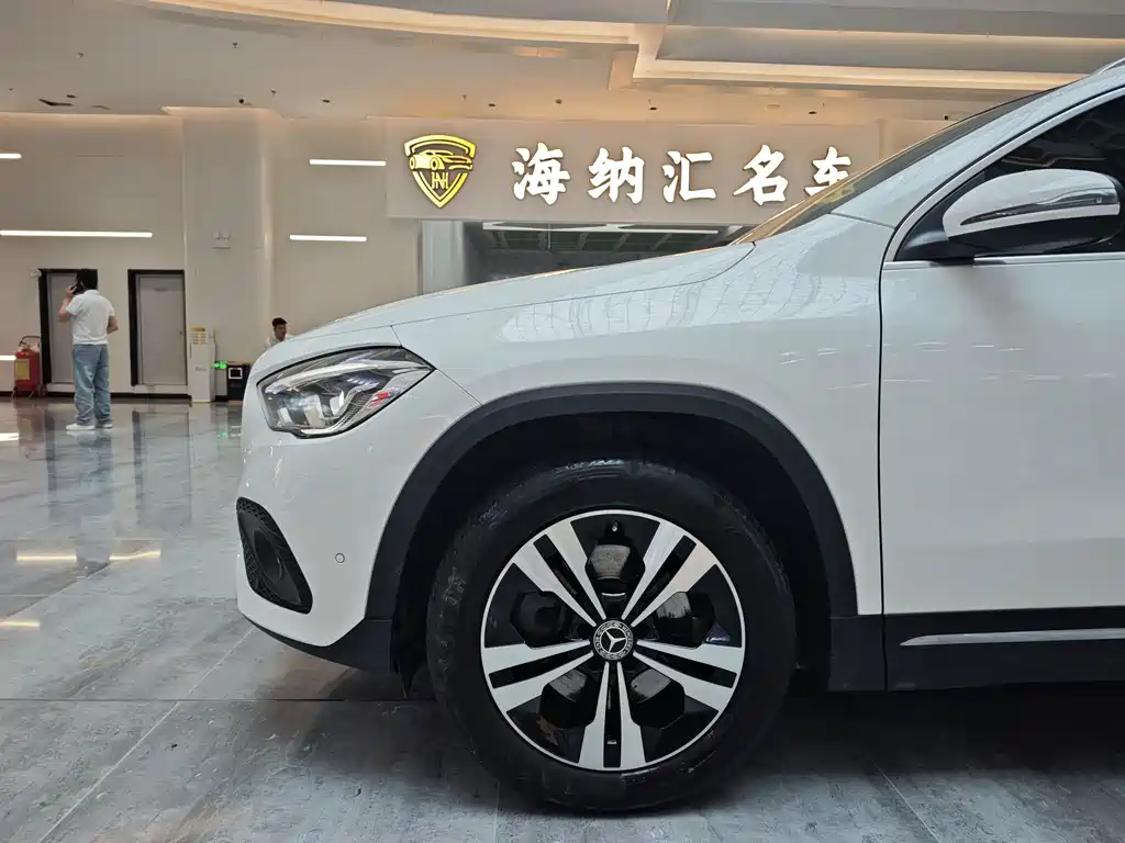 Mercedes-Benz GLA GLA 220