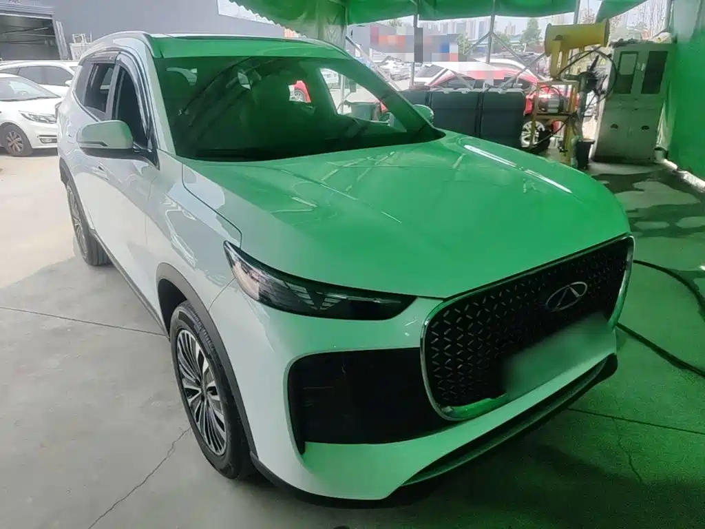 Tiggo 8 PLUS C-DM 1.5 T 116 km Distinguished 5-seat