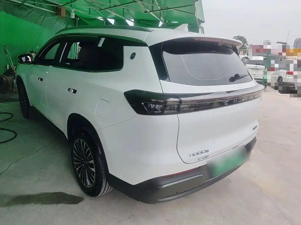 Tiggo 8 PLUS C-DM 1.5 T 116 km Distinguished 5-seat