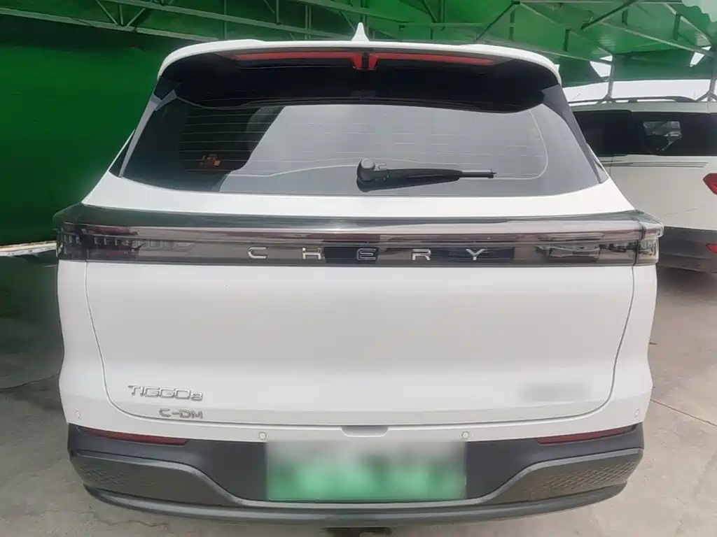 Tiggo 8 PLUS C-DM 1.5 T 116 km Distinguished 5-seat