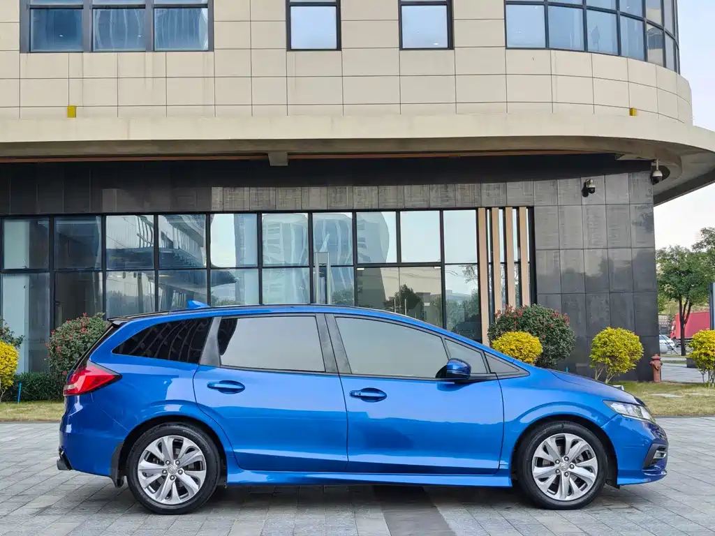 Jade 1.8 L Auto Comfort 5-seat