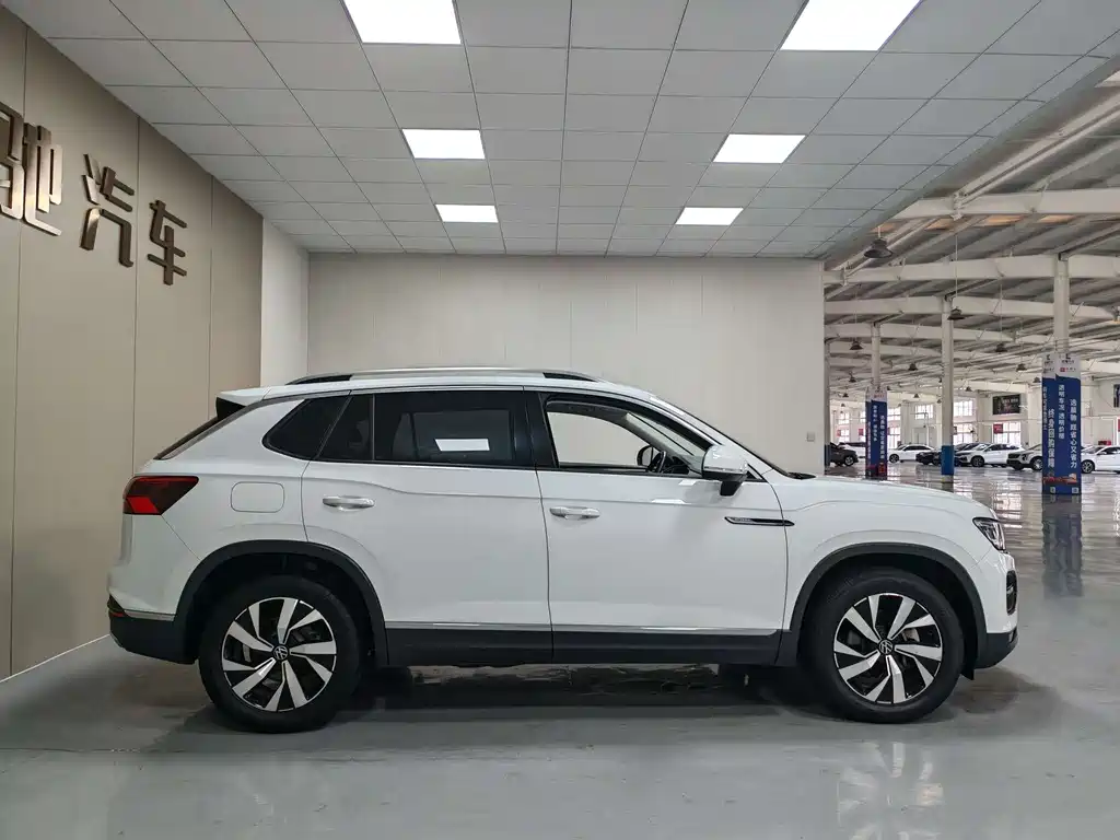 Tayron 330 TSI 2 WD Luxury Connected
