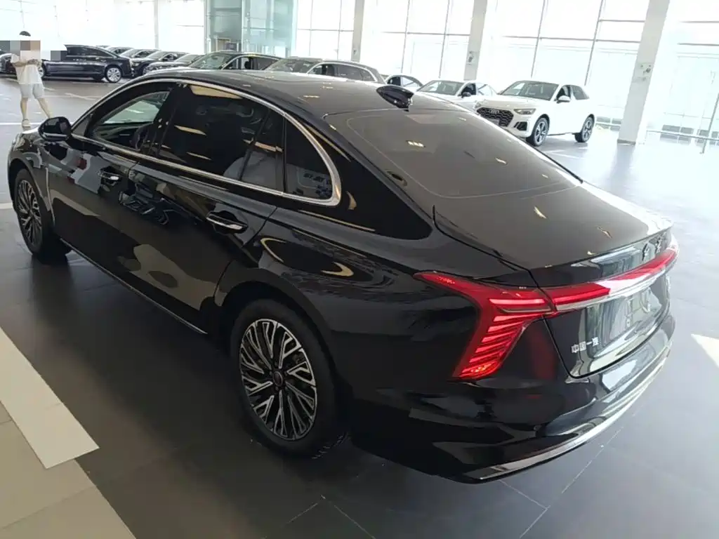 Hongqi H5 2.0 T Auto Flagship Smooth