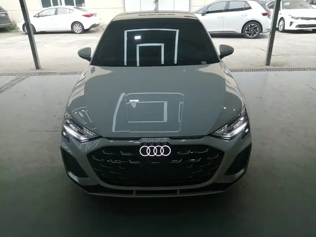 Audi A3 Sportback 35 TFSI Flying Spur Premium
