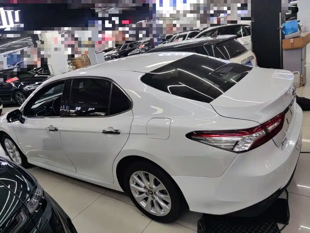 Camry 2.0 G Luxury