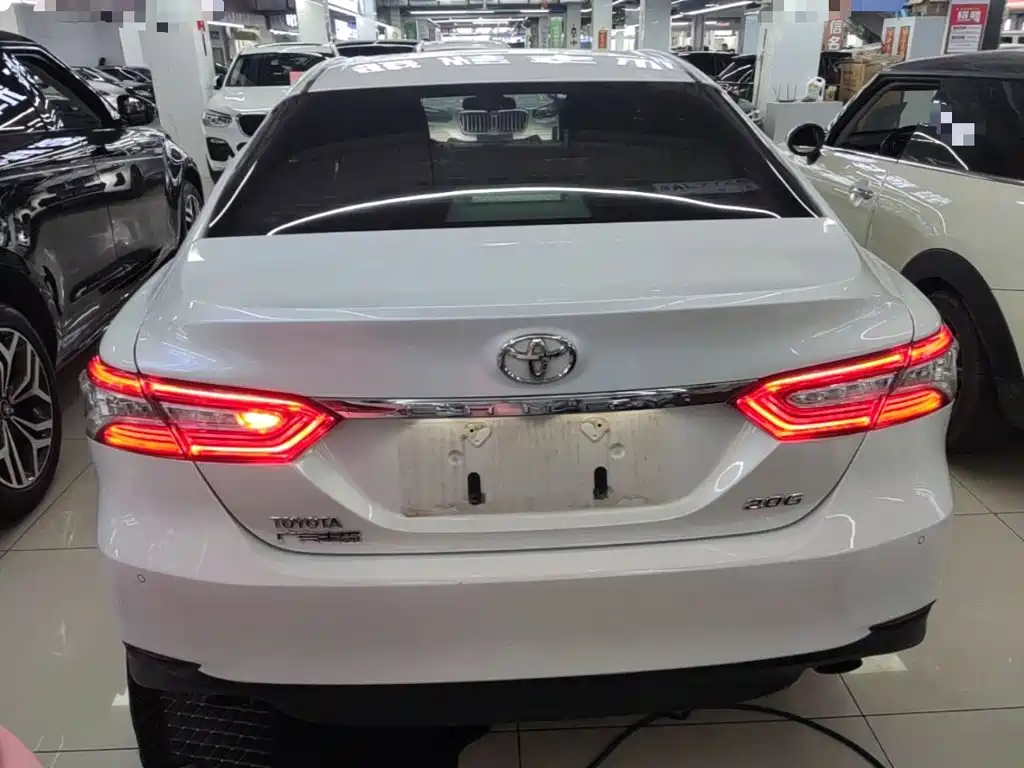 Camry 2.0 G Luxury