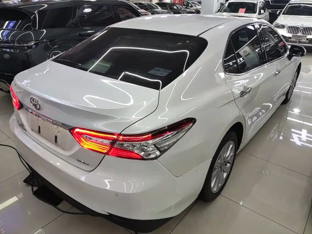 Camry 2.0 G Luxury