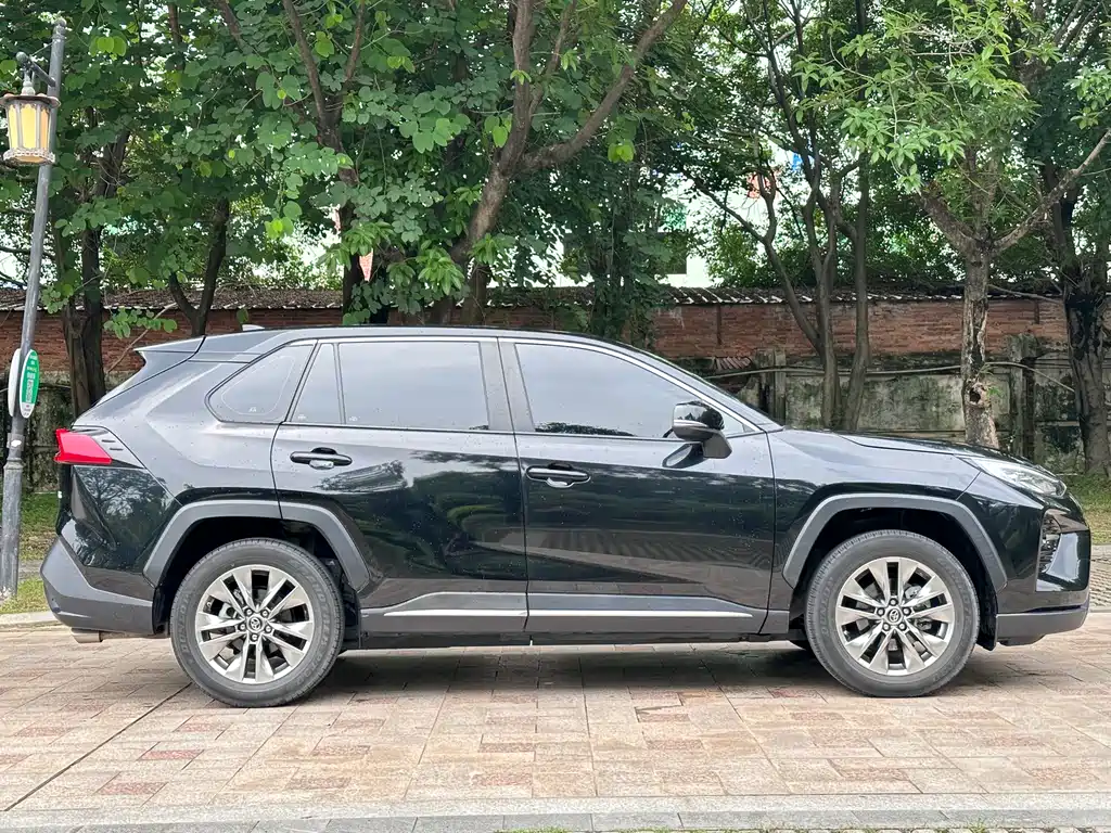 Wildlander 2.0 L CVT 2 WD Luxury