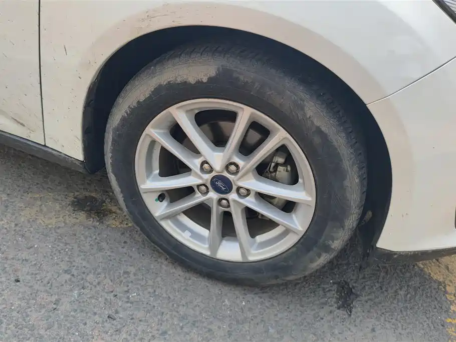Focus Sedan Classic 1.6 L Manual Style Smart Travel