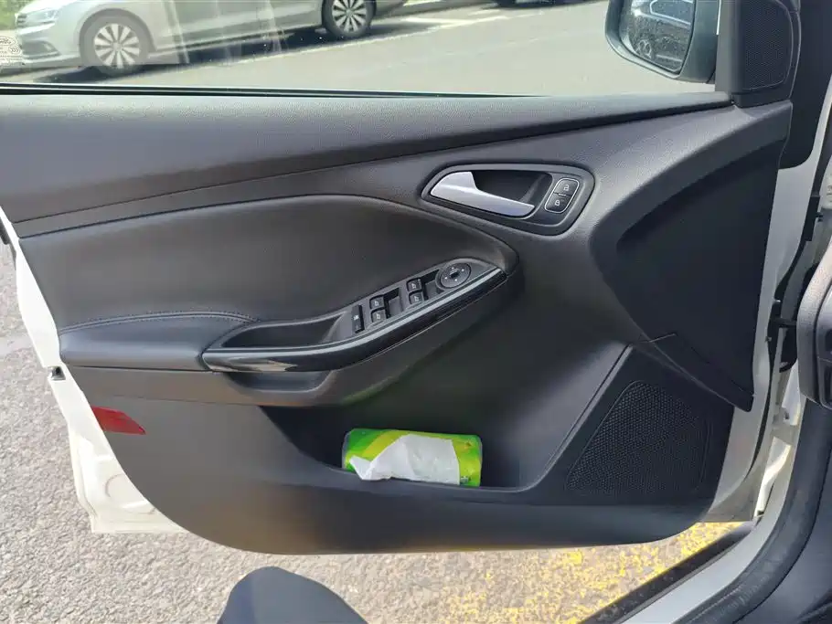 Focus Sedan Classic 1.6 L Manual Style Smart Travel