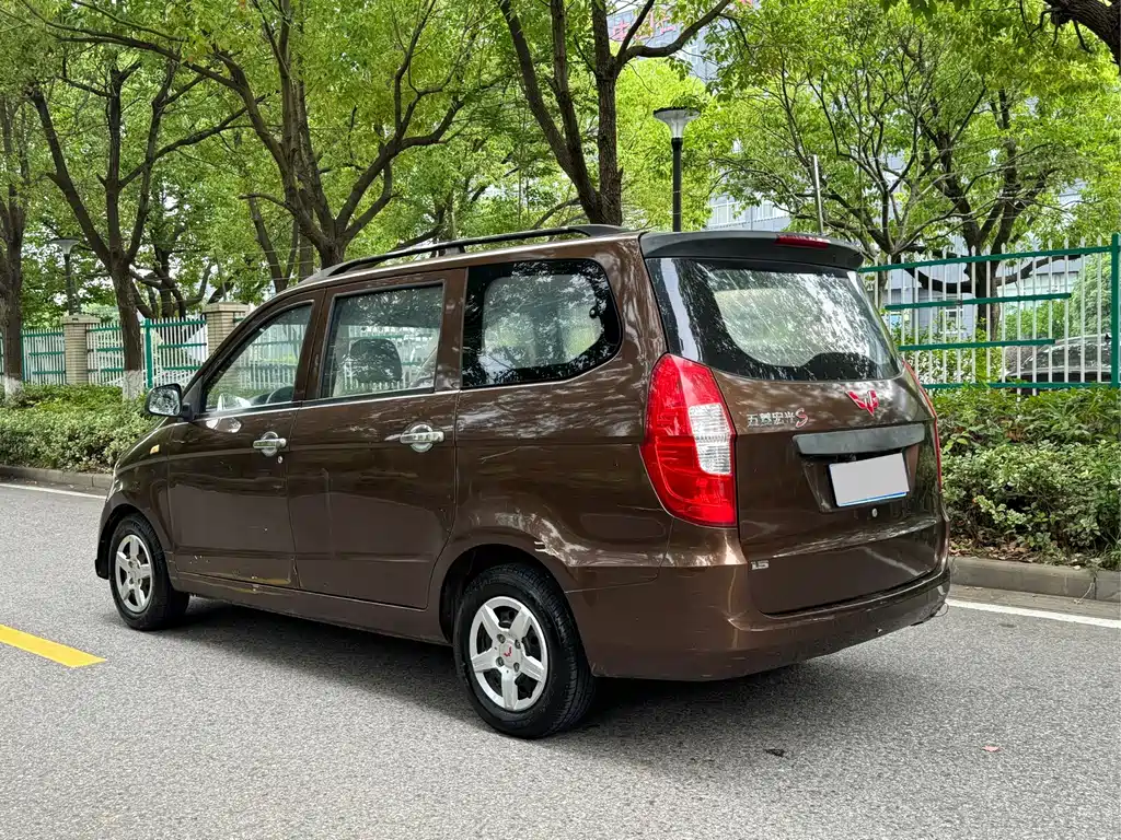 Wuling Hongguang 1.5 L S Basic CN-IV