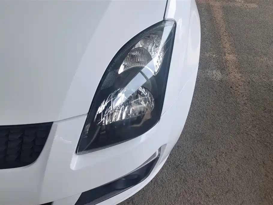 Swift 1.5 L Auto Limited