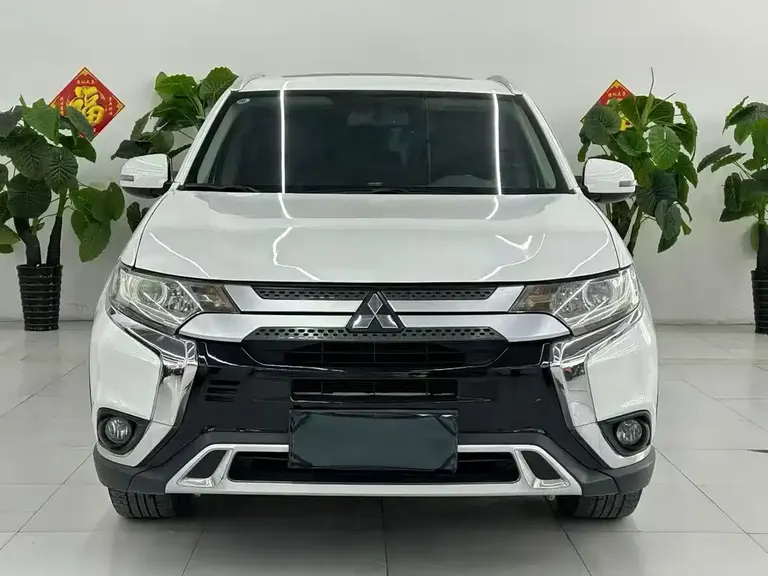 Mitsubishi Outlander 2.0 L 2 WD Smooth Enjoyment 5-seat CN-VI