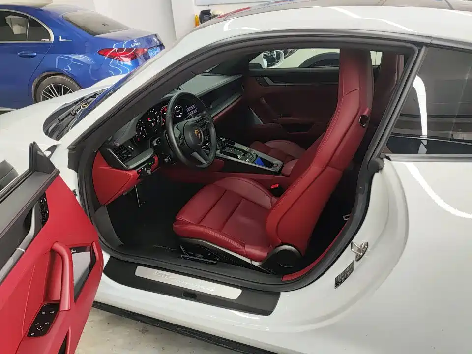 Porsche 911 Carrera 4 3.0 T