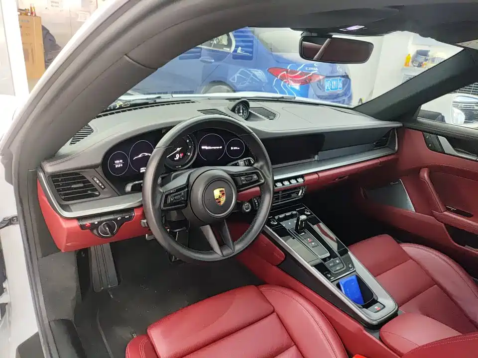 Porsche 911 Carrera 4 3.0 T