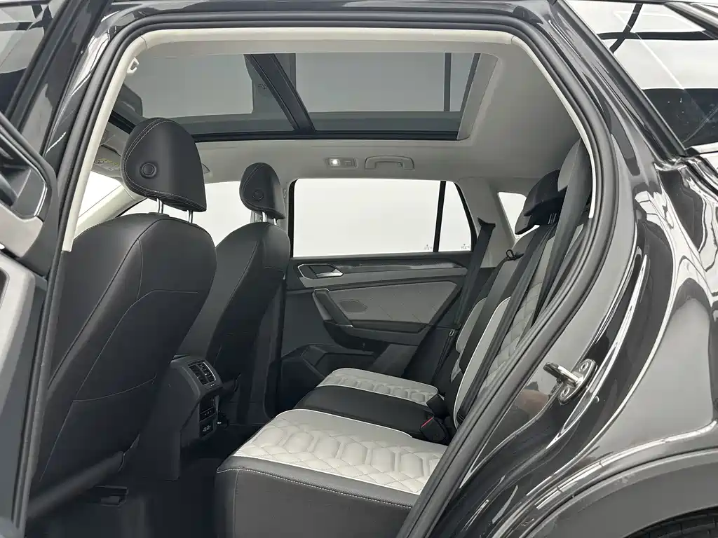 Tayron 280 TSI 2 WD Luxury Plus Advanced