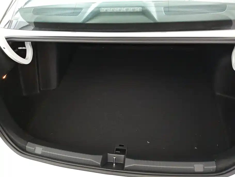 Bora 200 TSI DSG Joy Travel Navigation