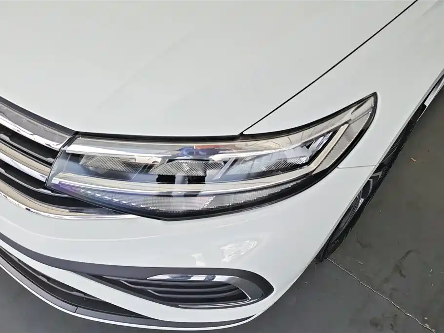 Bora 200 TSI DSG Joy Travel Navigation