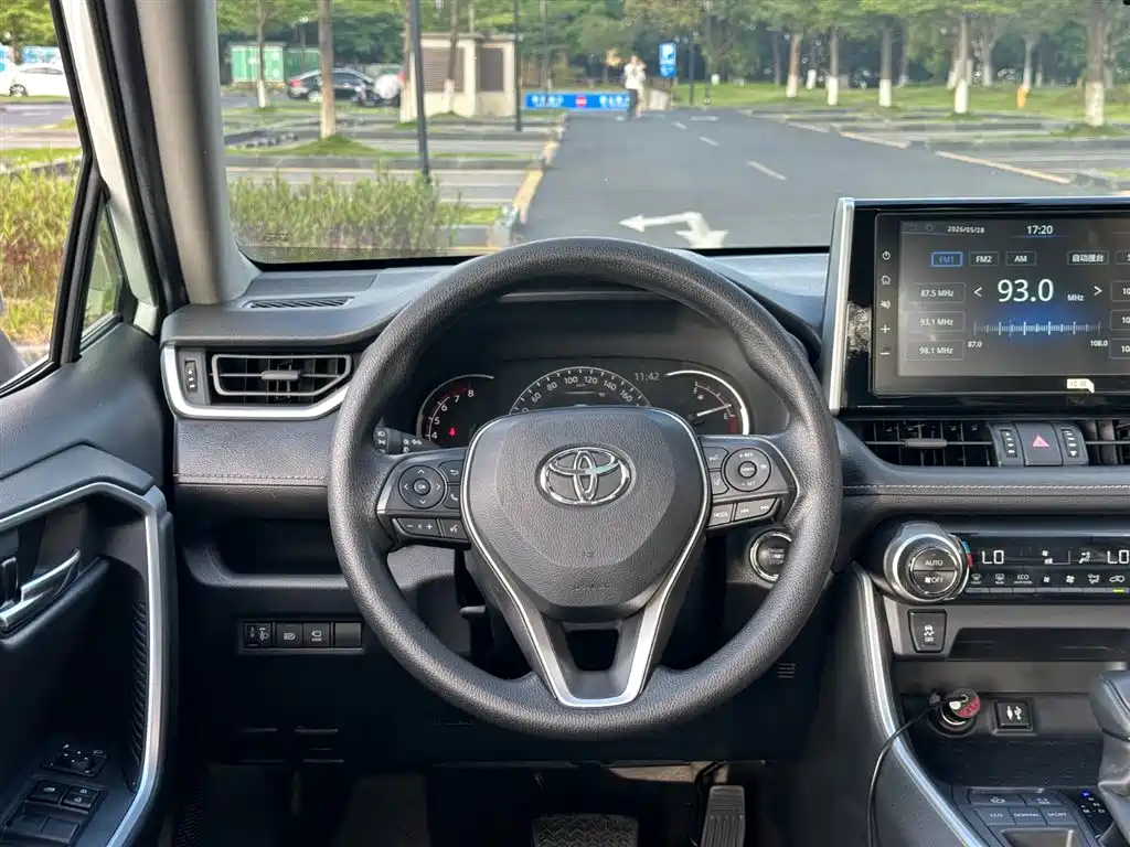 RAV4 2.0 L CVT 2 WD Style