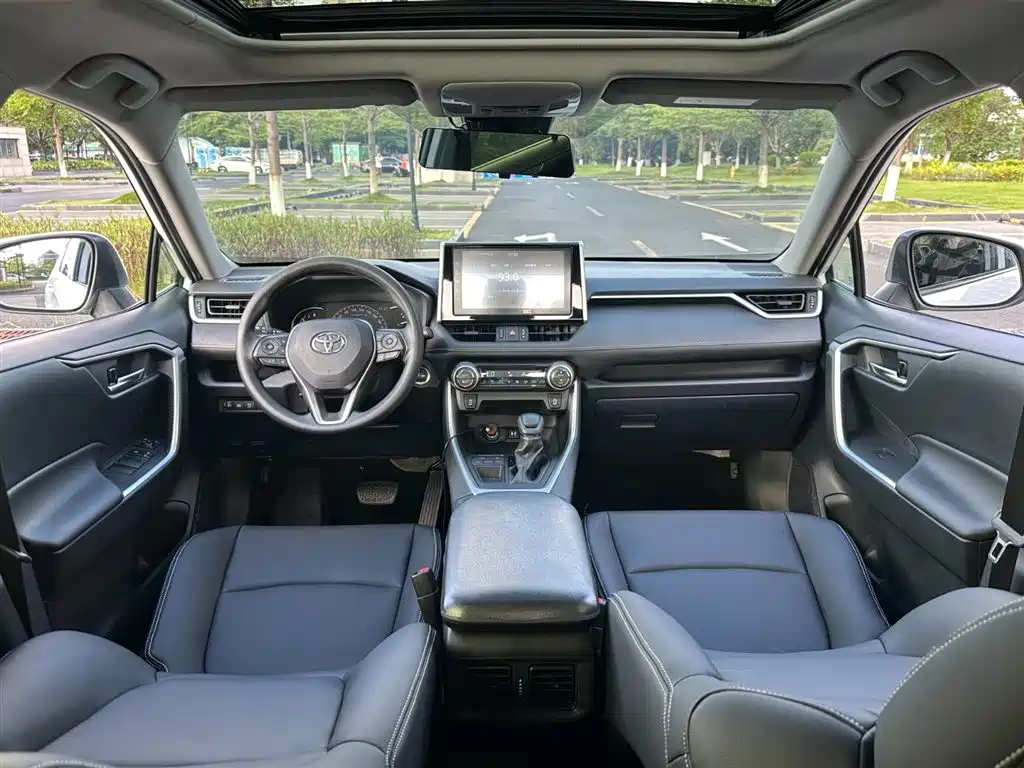 RAV4 2.0 L CVT 2 WD Style