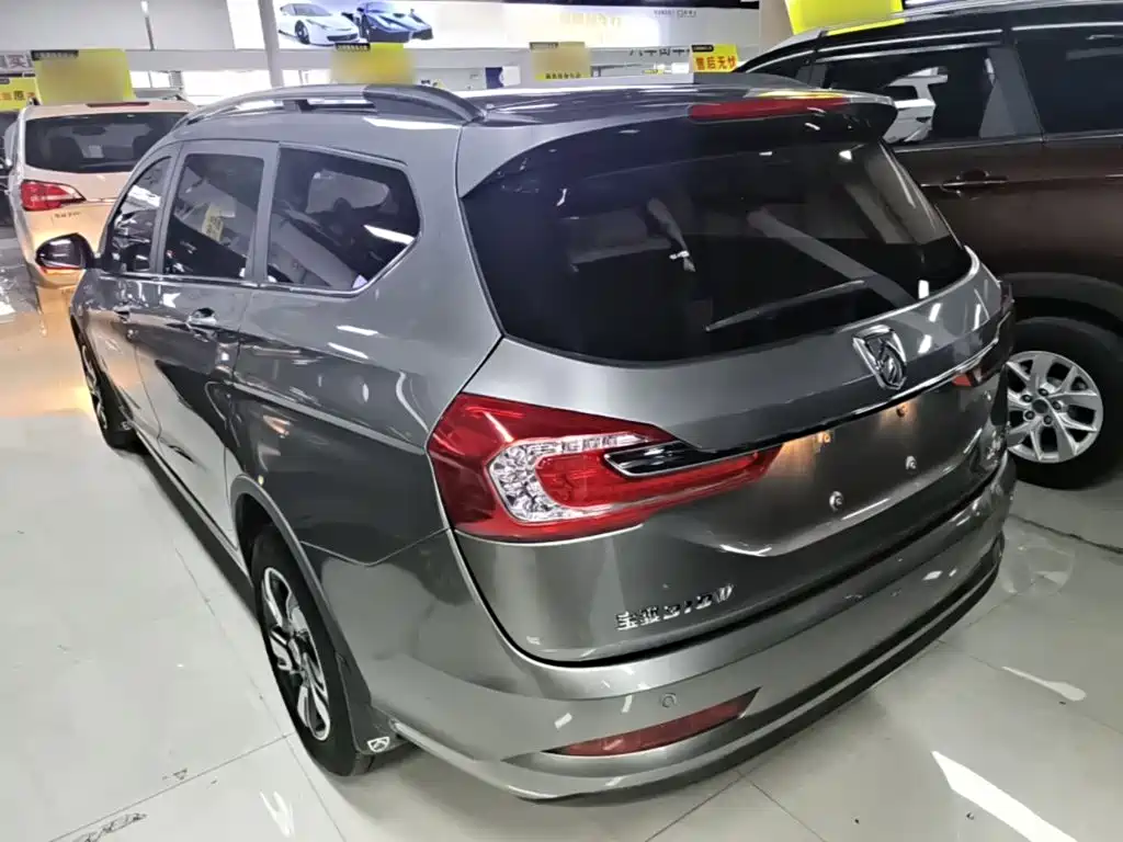 Baojun 310 W 1.5 L Manual Fashion CN-VI