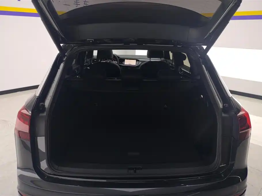 Tayron 380 TSI 4 WD R-Line Connected