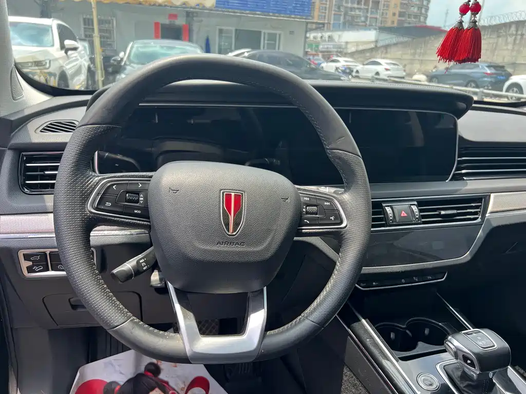 Hongqi HS5 2.0 T Connected Flagship Enjoyment