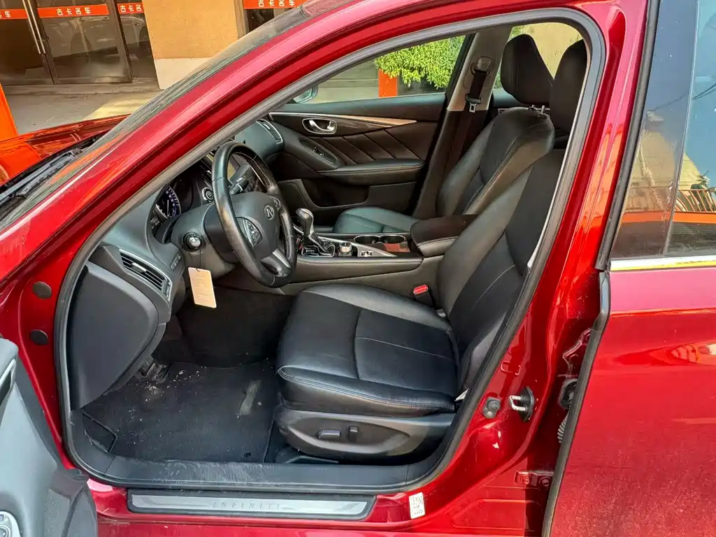 Infiniti Q50 L 2.0 T Comfort