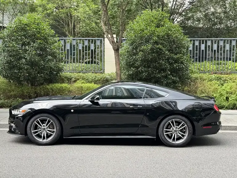 Ford Mustang 2.3 L EcoBoost