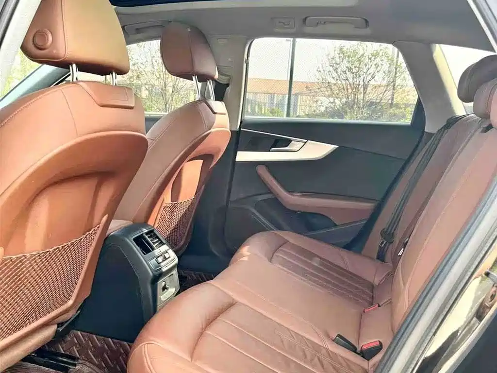 Audi A4 (Import) 奥迪A4进口 2021款 Avant 先锋派 40 TFSI 时尚致雅型