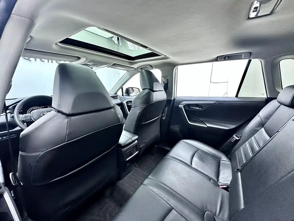 RAV4 2.0 L CVT 2 WD Style
