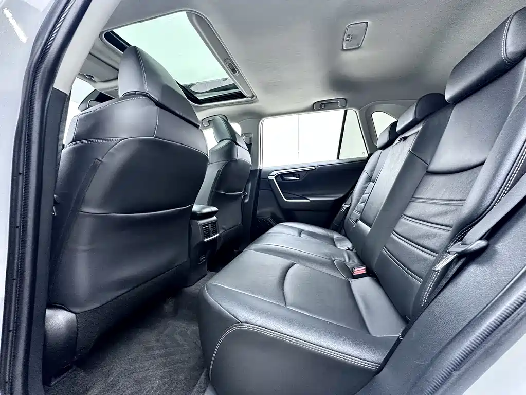 RAV4 2.0 L CVT 2 WD Style