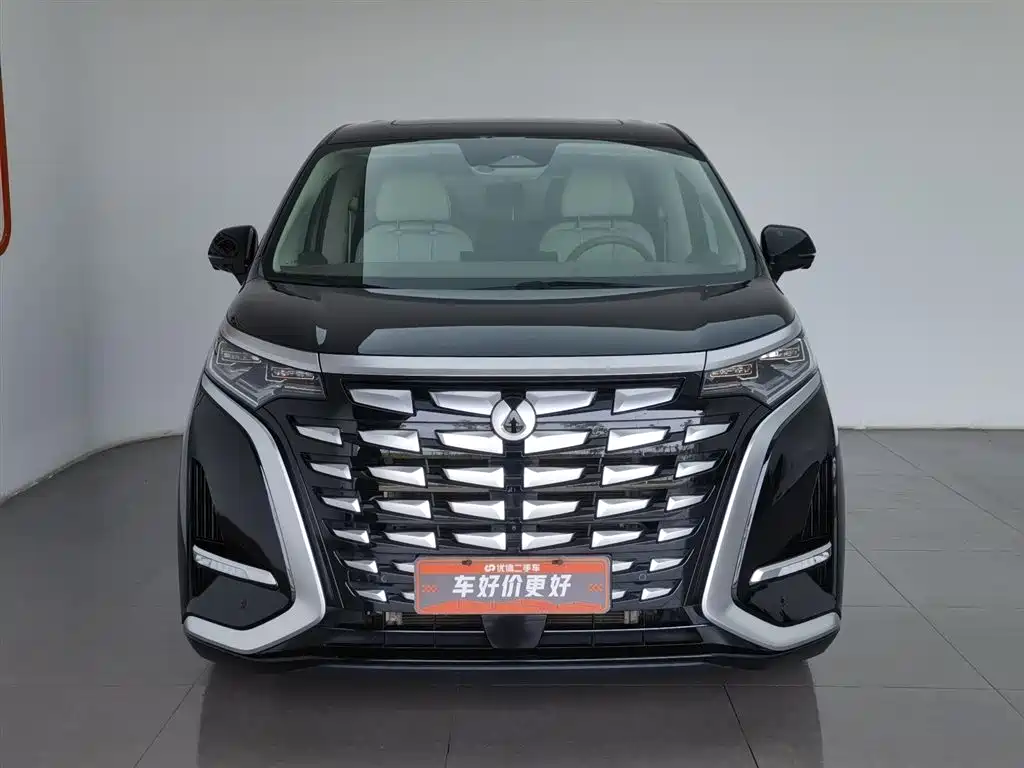 Denza D9 DM-i 970 4 WD Honored