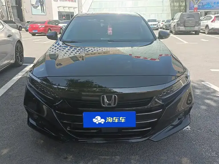 Honda Accord 260 TURBO Phantom Night · Distinguished
