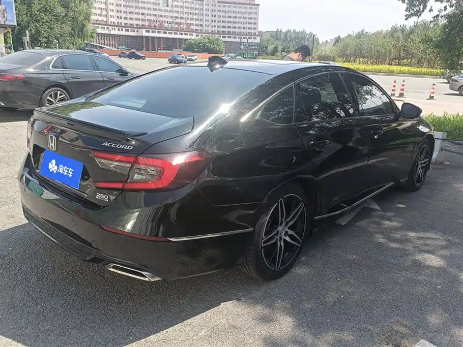 Accord 260 TURBO Phantom Night · Distinguished