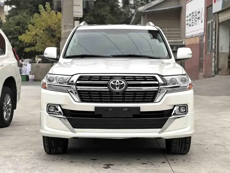 Toyota Land Cruiser (Import) 5.7 L Middle East