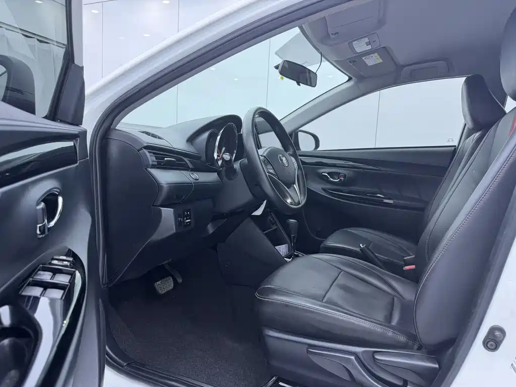 YARiS L Zhixuan Zhixuan X 1.5 L CVT Luxury PLUS