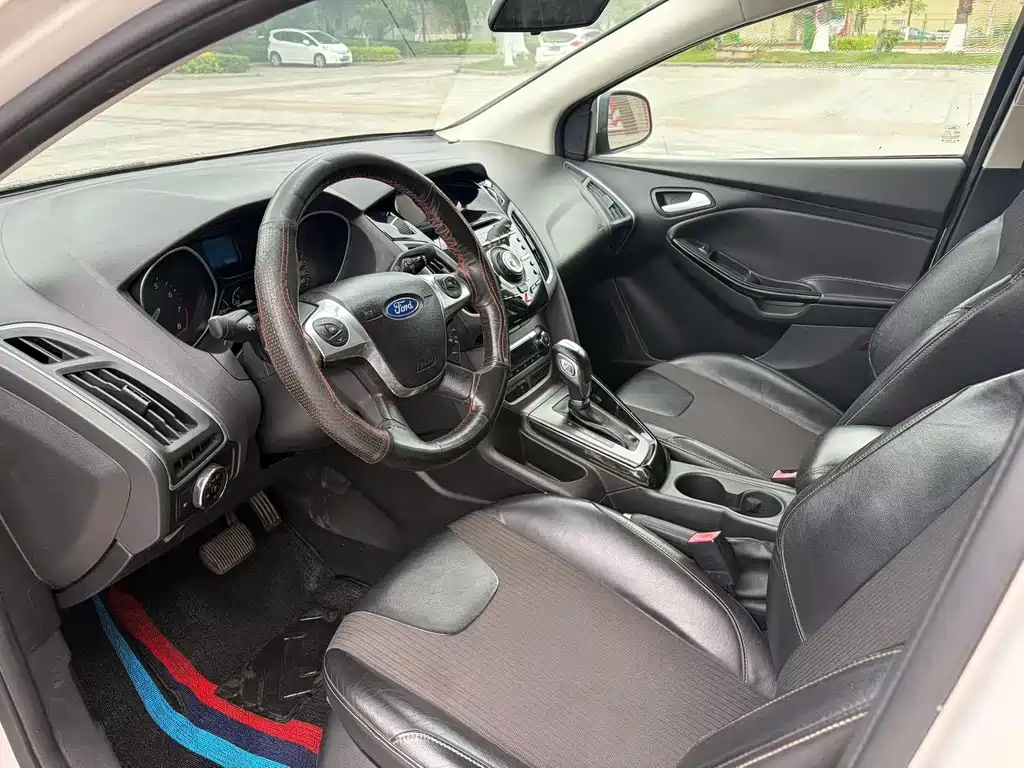 Focus Sedan 1.6 L Auto Style
