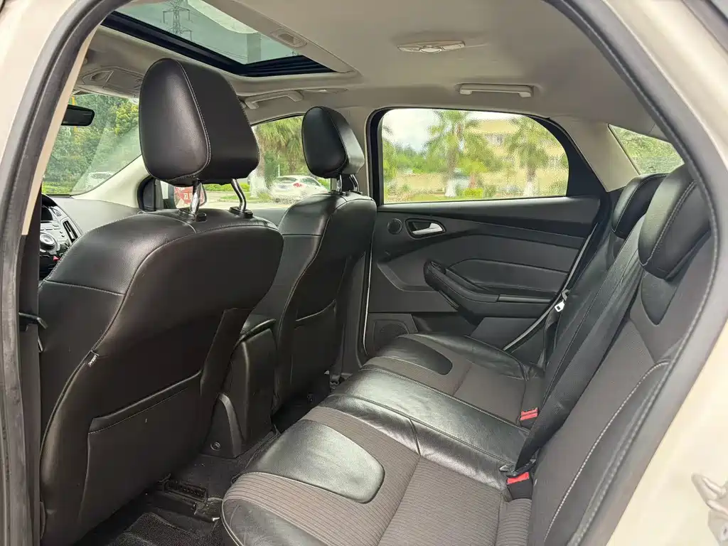 Focus Sedan 1.6 L Auto Style