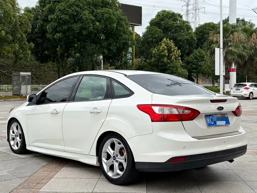 Focus Sedan 1.6 L Auto Style